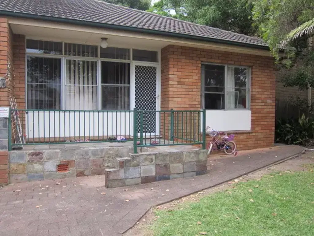 BAXTER AVENUE
WALKING DISTANCE TO AMENITIES