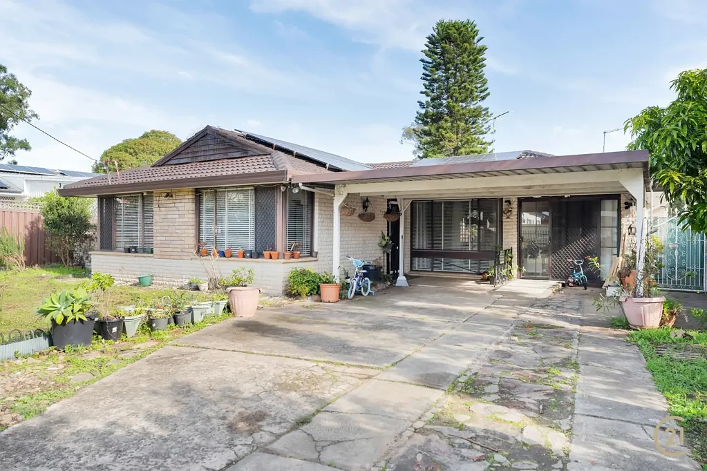 3 Bedroom Home - $750 (Per week Including Water & electricity)