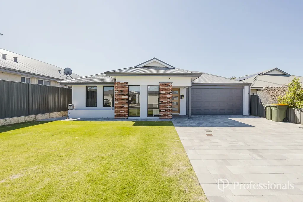The Vines 4 Bedroom Move Straight In: Modern Comforts & Effortless Entertaining