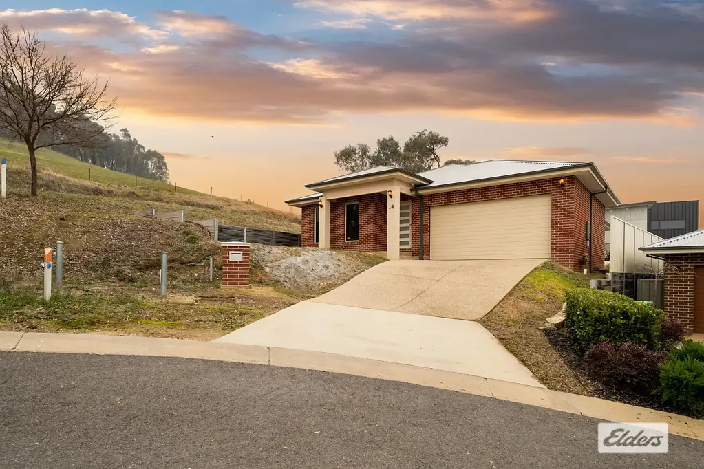 West Wodonga 4房  A View from the Top – Spacious & Stylish