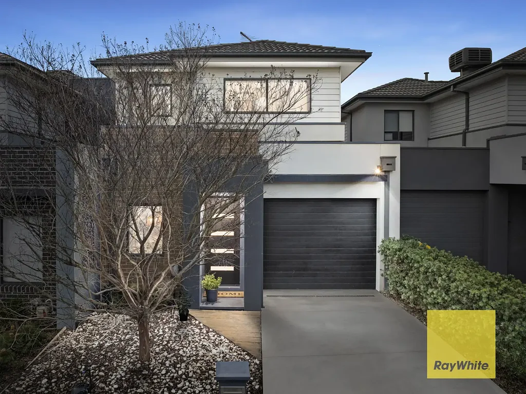 Mernda 3房  WALKING DISTANCE TO TRAIN STATION WITH NO BODY CORP FEES!