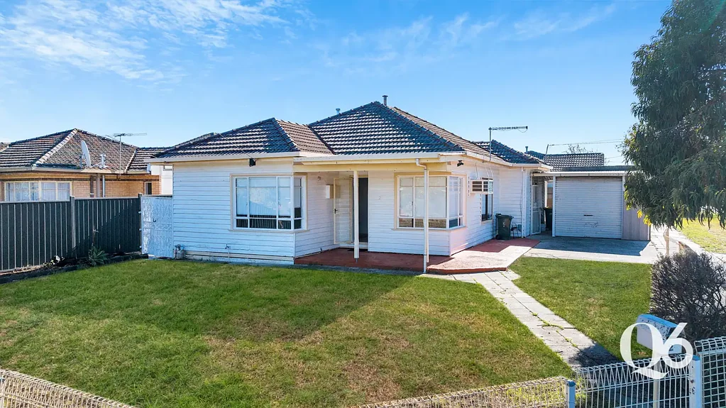 St Albans 3 Bedroom Fresh, Functional & Full of Potential!