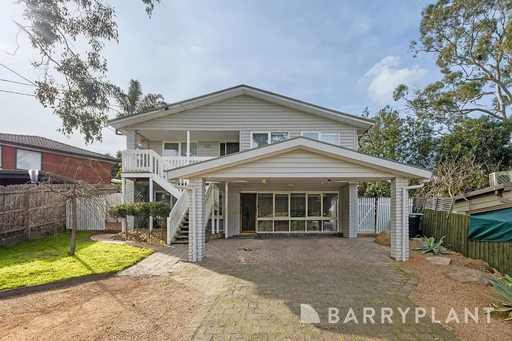 Watsonia North 5Kwarto Family Flexibility in a Peaceful Court