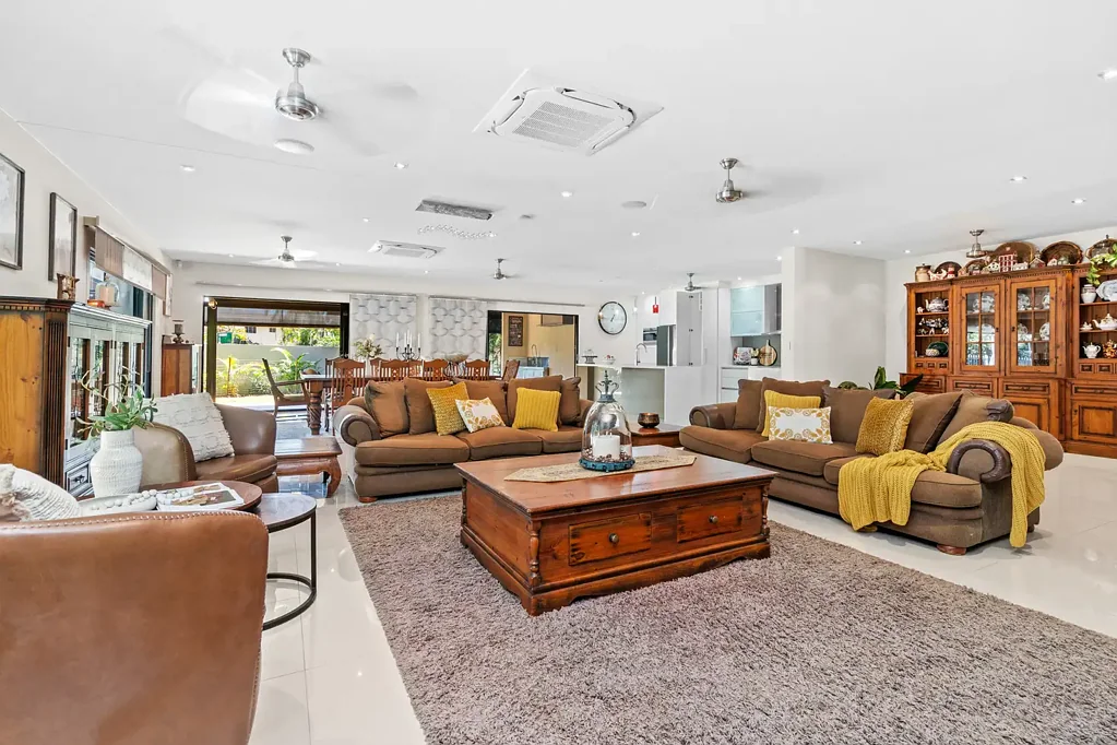 Rosebery 4房  Grand Family Living on a Massive Scale