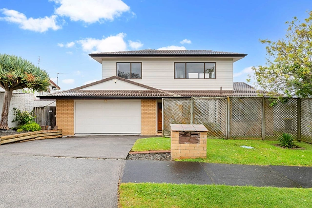 6 Majesty Place, Half Moon Bay, Manukau City