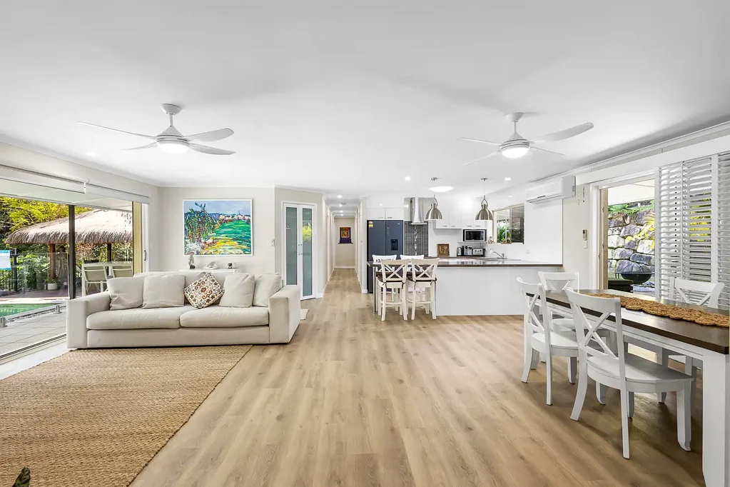 Buderim 4Moenga Large family home - secluded, private, close to shopping on 3478m2 land