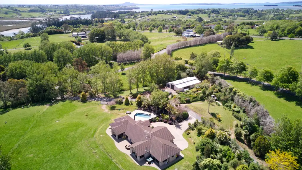 Whitford 5房  A Comprehensive Package - Unrivalled in the Area