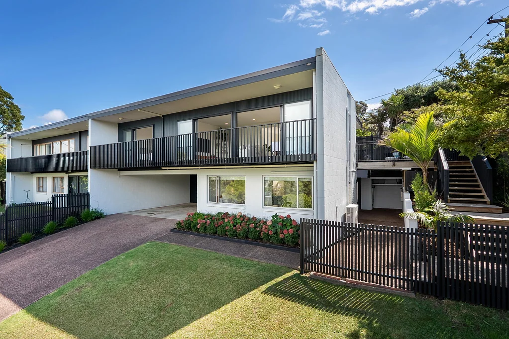 Castor Bay 4房  Lock 'n' Leave - Seaviews & Space!