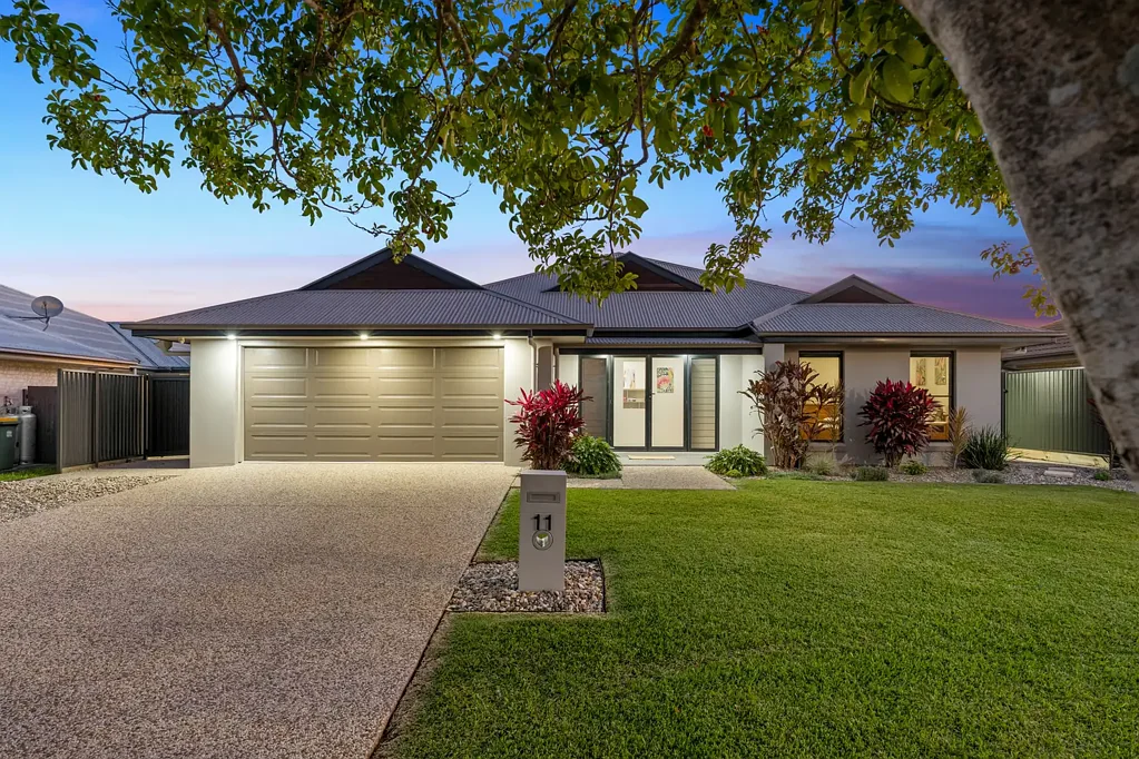 Caboolture 4침실 Grand Family Living on a Rare 974m² Block