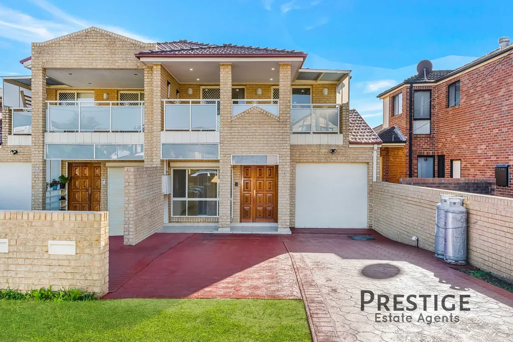 Fairfield Heights 4房 宽敞四卧带柜 明亮开放空间 现代厨房便利 低维护后院美 Sophisticated Family Living in Prime Fairfield Heights