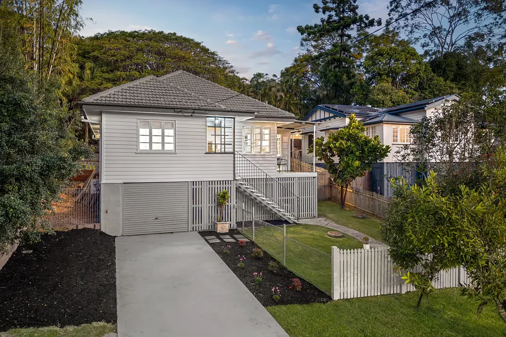 Moorooka 3कमरा Freshly Presented Home in an Elevated Moorooka Position