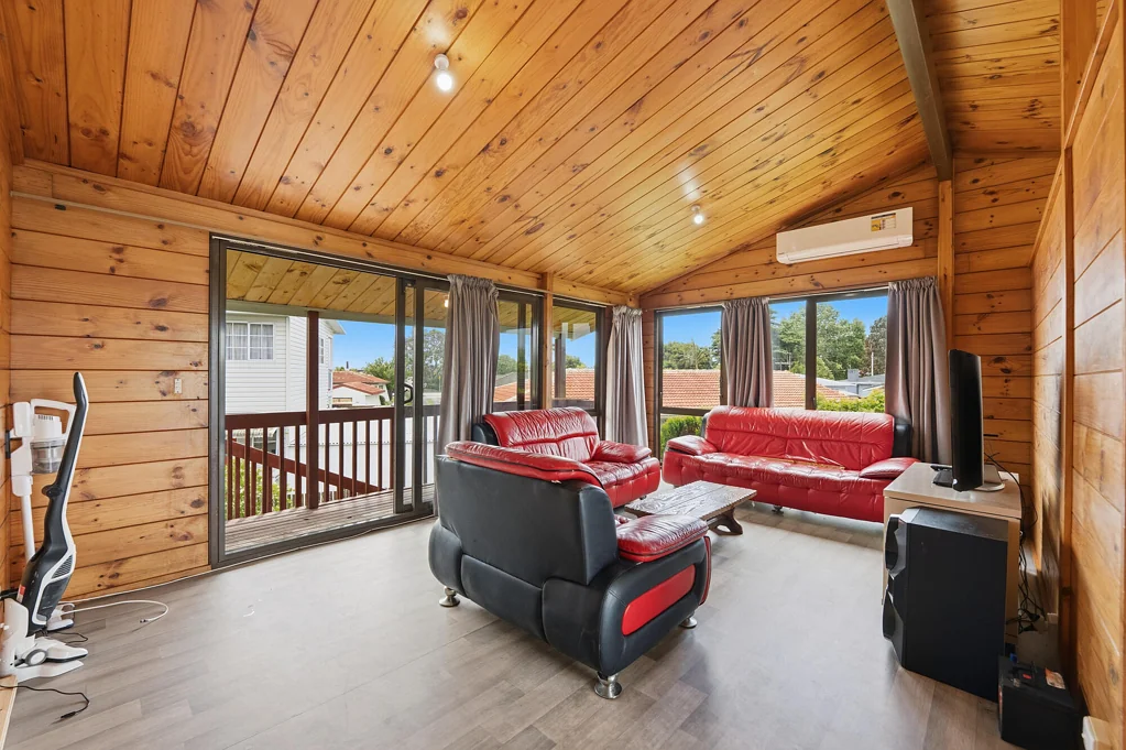 1/8 Chichester Drive, Rosehill, Papakura, Auckland
