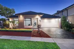 31 Trillium Boulevard, Cranbourne North