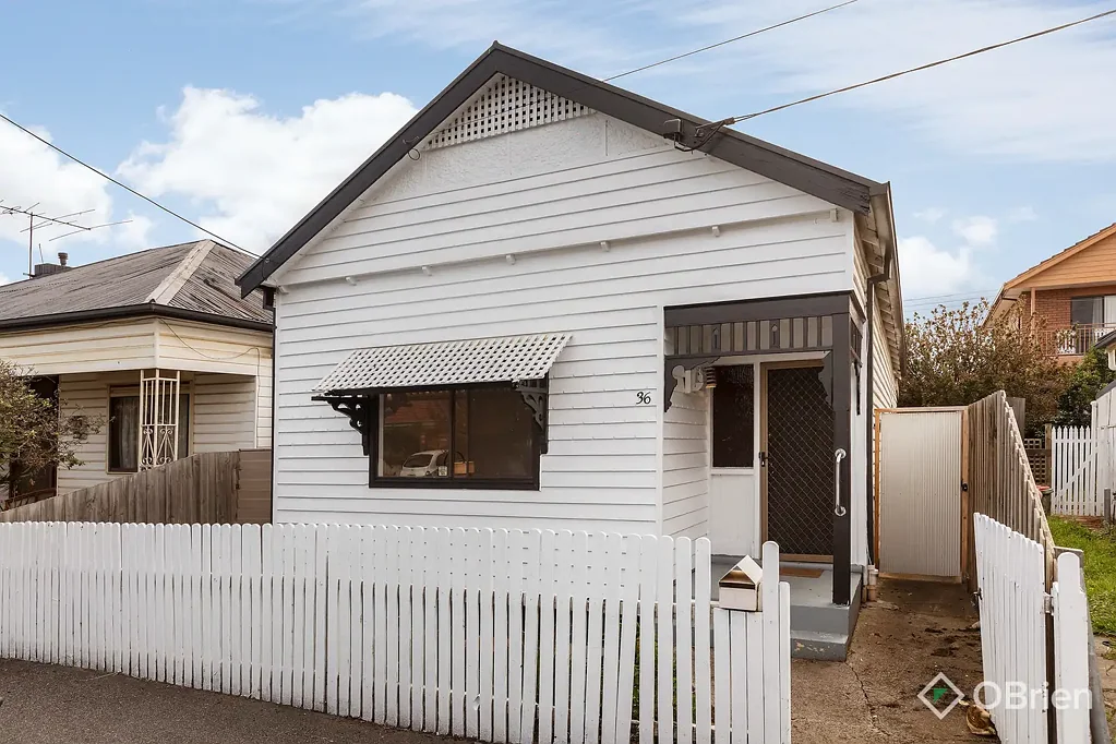 Footscray 2房 经典木雕魅力 高天花板设计 Baltic pine地板 全新现代厨房 低维护花园 学区房优势 交通便捷生活 Charming Home in the Heart of Footscray.