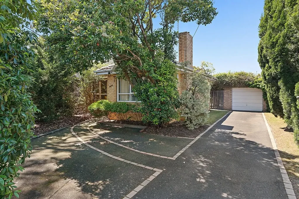 Doncaster East 3غرفة نوم An Exceptional Opportunity for Developers in Doncaster East's Prime Location!