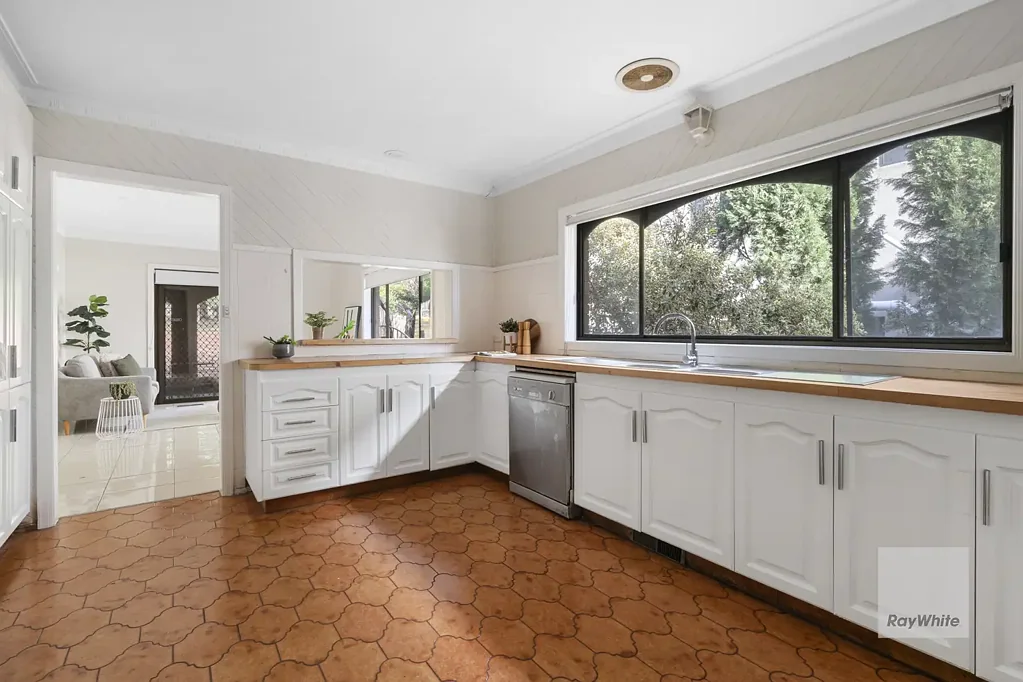 Bundoora 6ห้องนอน The Best Opportunity for Investors!