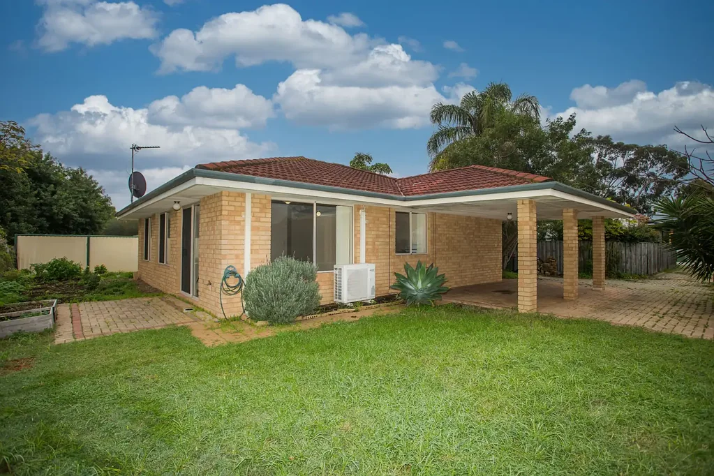 Bassendean 3 Bedroom Vacant Opportunity on West Road: Large Family Home Nearby Cafe's, Schools & Shops!