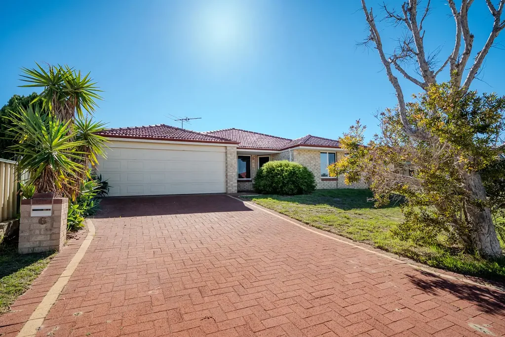 Quinns Rocks 4غرفة نوم IDEAL OPPORTUNITY – BEACHSIDE SUBURB!
