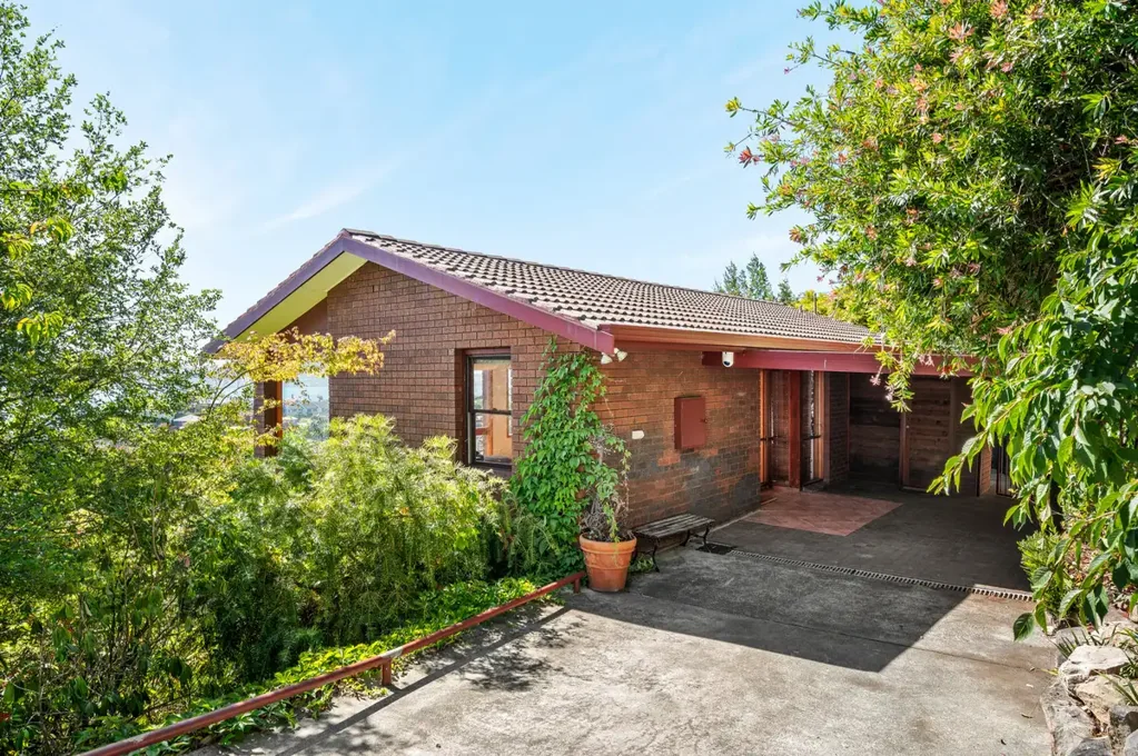 10 Capri Drive, Sandy Bay, TAS 7005