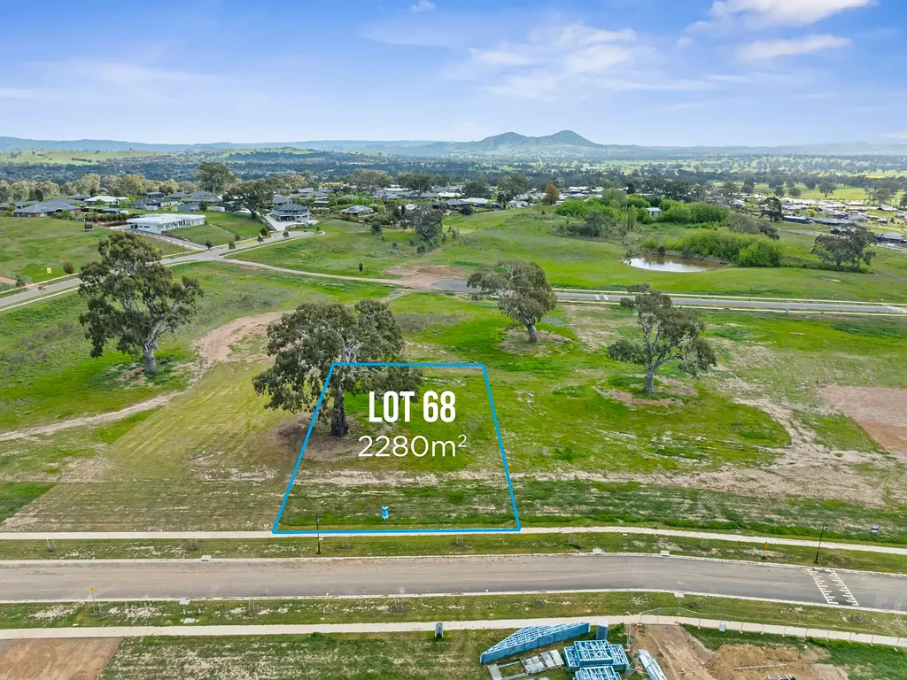 Mansfield Plenty of room for your dream home, plus a pool and shed!
