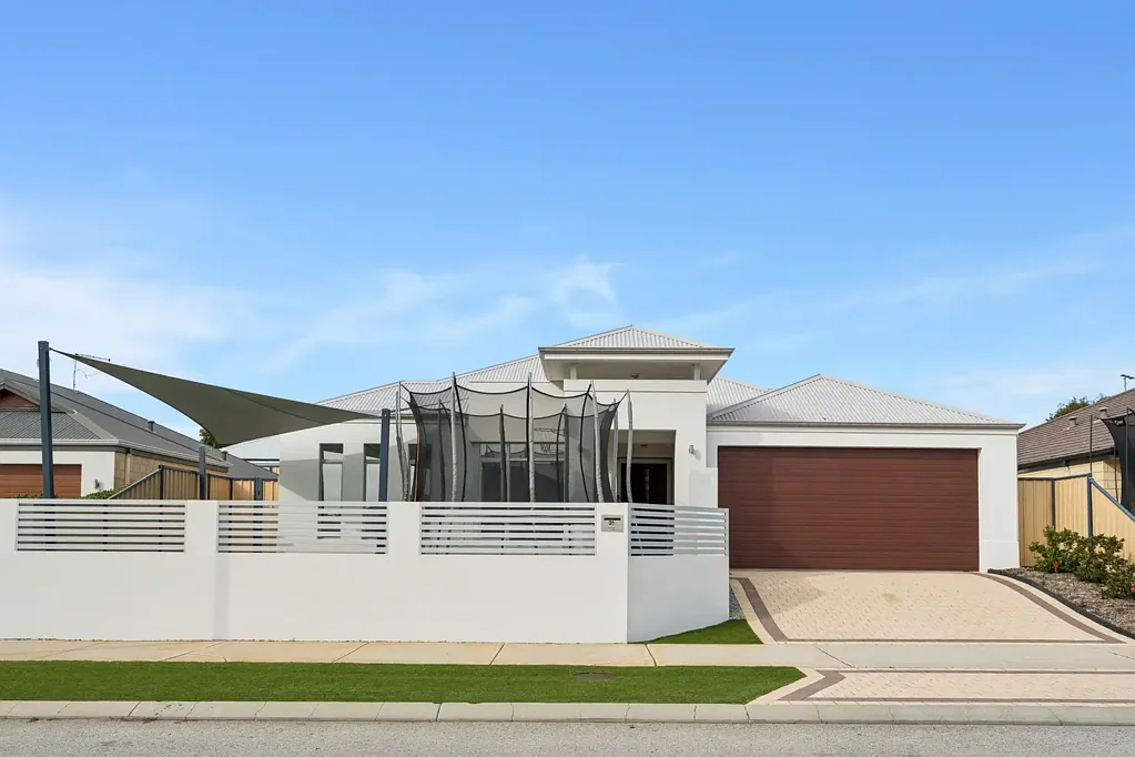 Tapping 4房  UNDER OFFER BY SANGITA FORREST MOB 0424 088 058