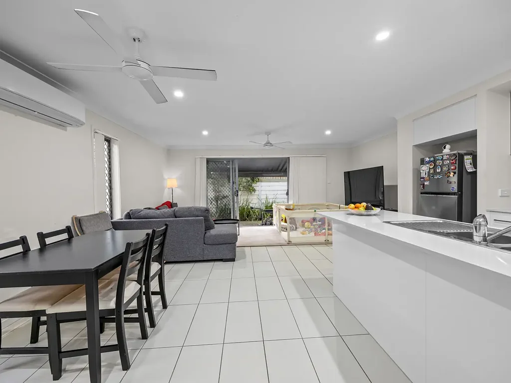 Redbank Plains 3chambre Modern Comfort in the Heart of Redbank Plains