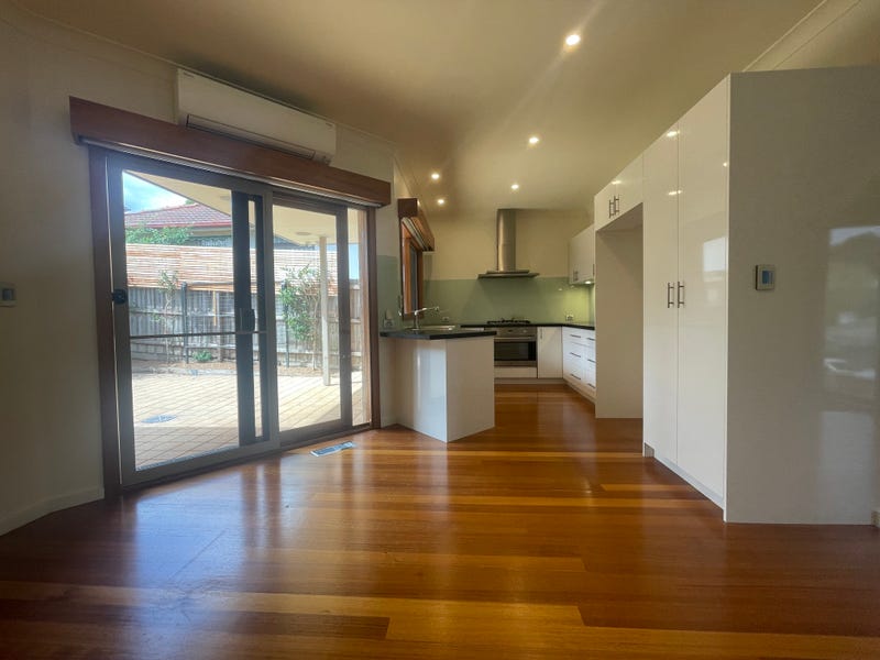 9 DARBYSHIRE RD, MOUNT WAVERLEY VIC 3149, 0 habitaciones, 0 baños, House