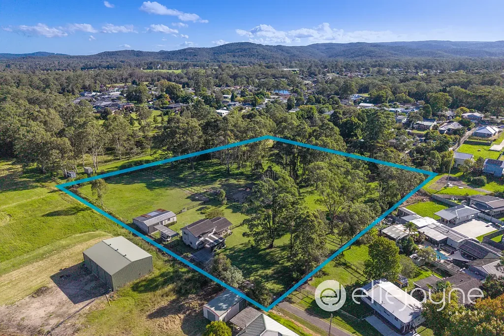 Cooranbong 5 Bedroom OUTSTANDING 4.5 ACRE PROPERTY WITH FIVE BEDROOM HOME, SHED & FOUR QUALITY PADDOCKS - COORANBONG