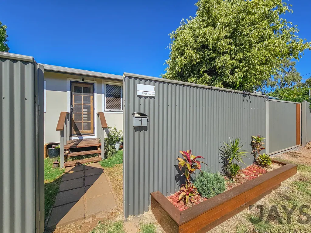 Mount Isa 3ਬੈੱਡਰੂਮ Dream First Home Alert! Freshly Renovated Oasis with No Rear Neighbors!