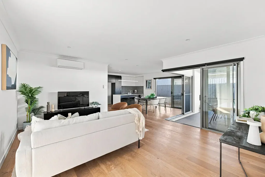Bridgeman Downs 4房 占地 795 平方米宽敞地块上的现代家庭生活 Contemporary Family Living on an Expansive 795m2 Block