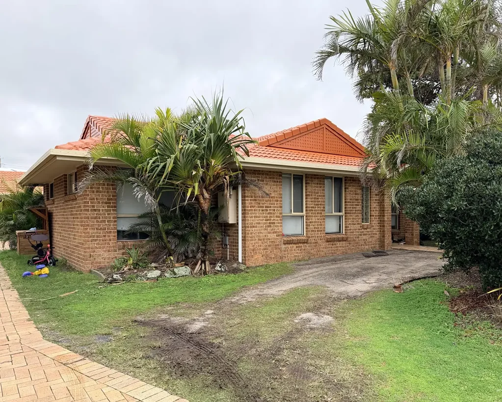 3-Bedroom Villa Steps from Angels Beach
