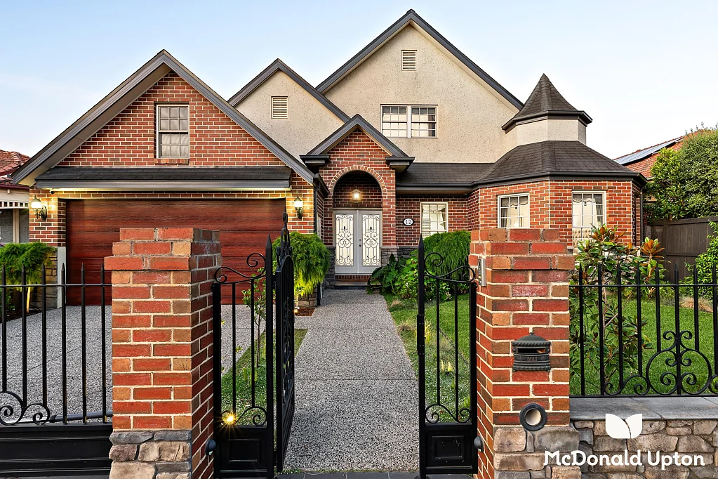 12 Hayes Road, Strathmore, VIC 3041