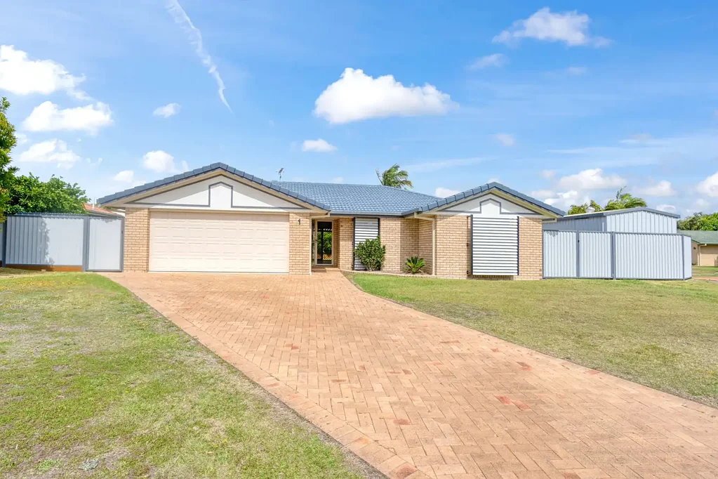 1 Tuna Court, Sandstone Point, QLD 4511