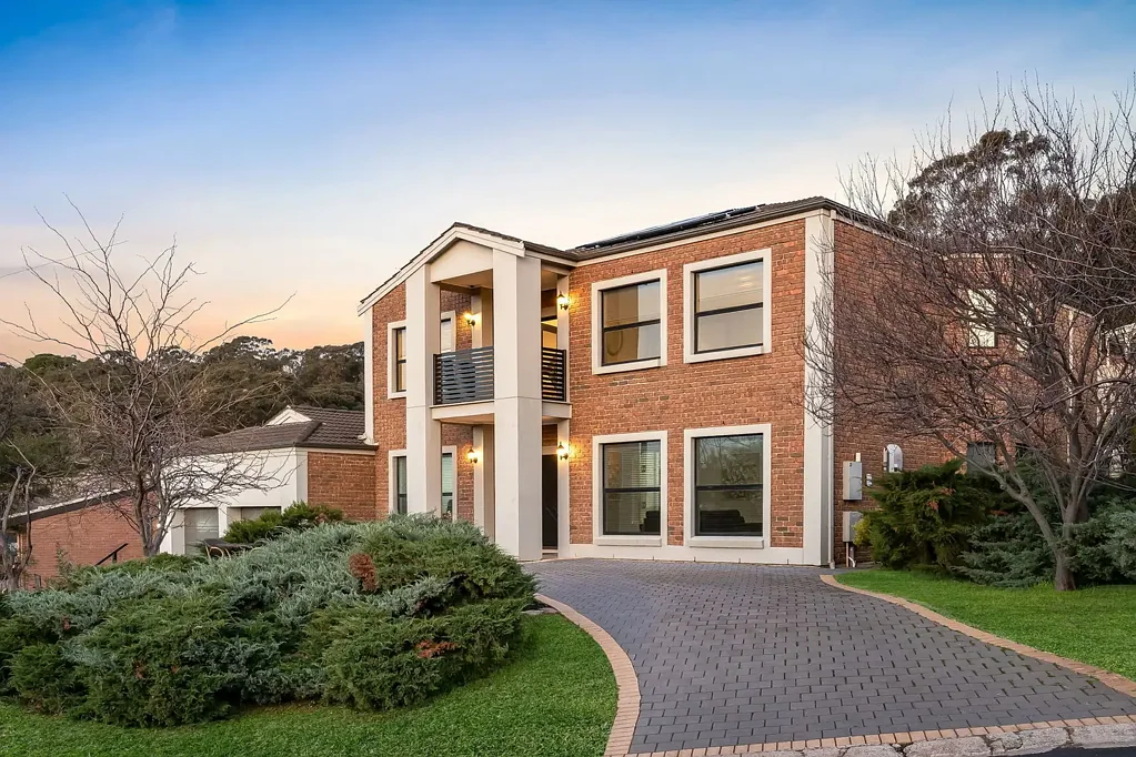 Pasadena 5ਬੈੱਡਰੂਮ Refined Family Entertaining Embraced by Panoramic Views.
