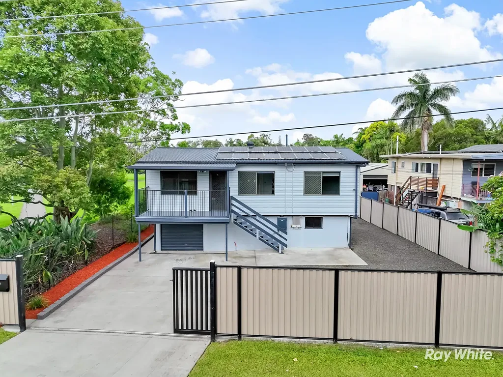 Kingston 3બેડરૂમ Spacious Family Home with Huge Shed & Parking for Up to 10 Vehicles