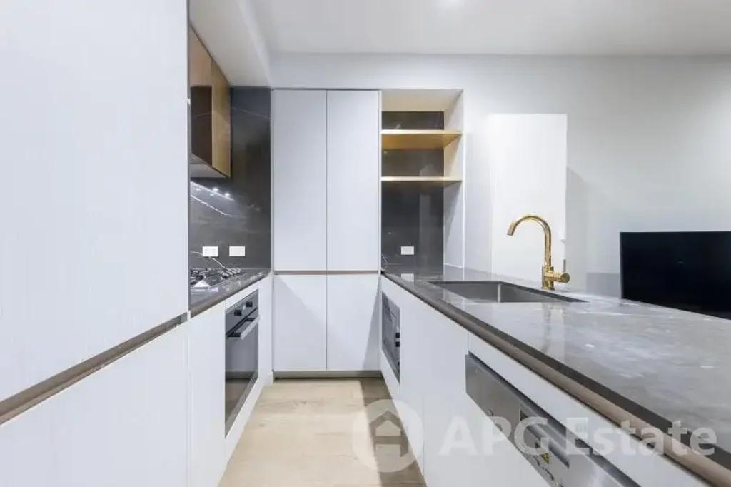 Fully Furnished Luxury Living in the Heart of Melbourne CBD – Aurora Apartments