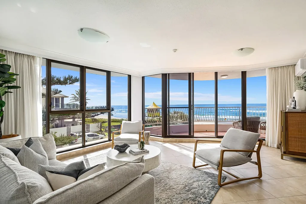 Mermaid Beach 3 Slaapkamer Present all offers: Absolute Beachfront Residence