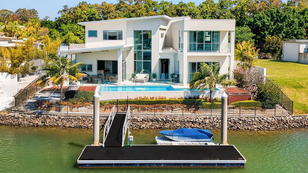 Hope Island 4ਬੈੱਡਰੂਮ Double Storey Size, Single Storey Lifestyle