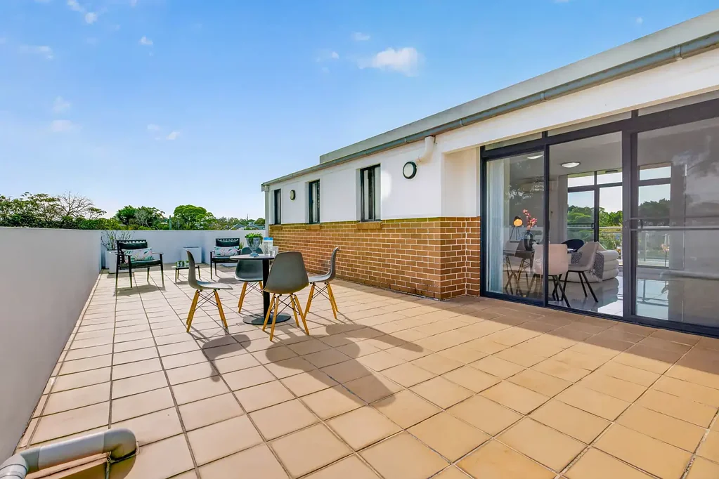 Wentworthville 2침실 UNRIVALLED 177SQM TRIPLE ASPECT APARTMENT WITH TWO BALCONIES & MASSIVE PARRAMATTA-VIEW TERRACE