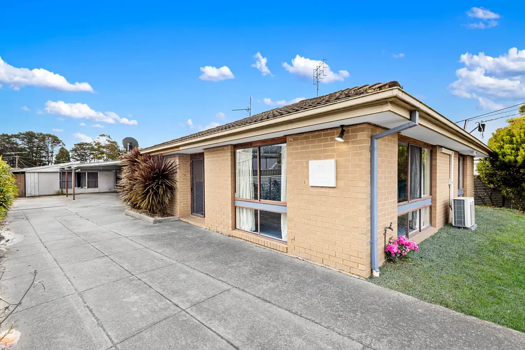 Wendouree 3બેડરૂમ Spacious Family Living on an Expansive 1000m²+ Allotment in Prime Wendouree Location