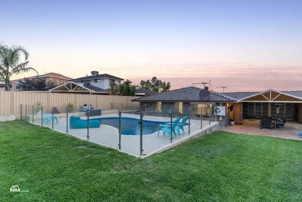 Stunning 4x2 Home with a Pool