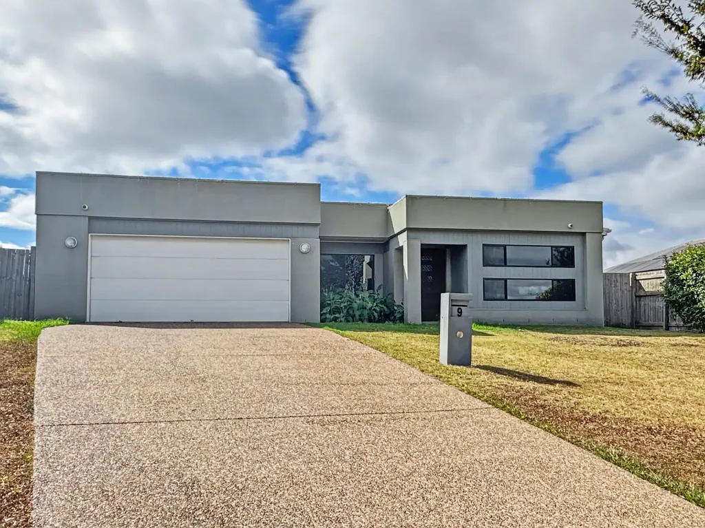 Spacious Family Living with Maintained Pool and Outdoor Entertainment