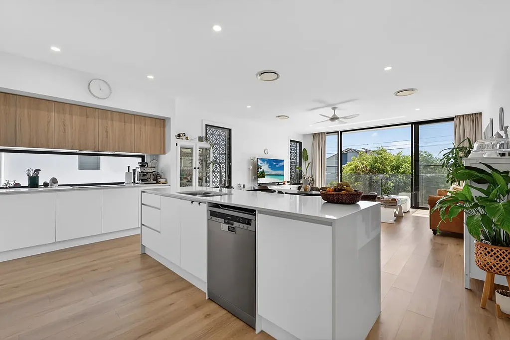 Paradise Point 4ห้องนอน Beautiful Dual Living Villa Home With Broadwater Lifestyle on Your Doorstep