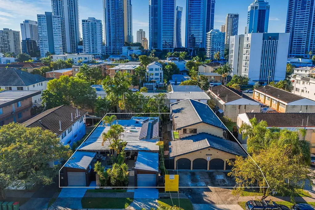 Surfers Paradise 14 Bedroom DEVELOPMENT SITE WITH HOLDING INCOME - CHEVRON ISLAND GOLD COAST