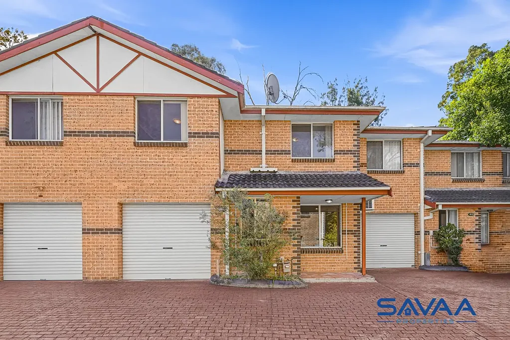 Toongabbie 3कमरा Separate Living & Dining | 3 Bedrooms | 2-Car Parking