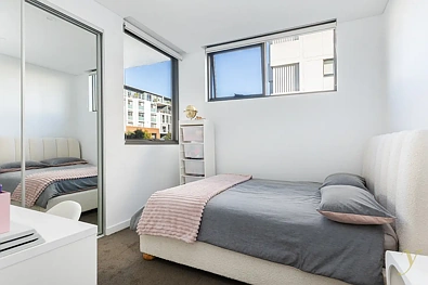 2 Mahroot Street, Botany, NSW 2019, 3 침실, 2 욕실, Apartment