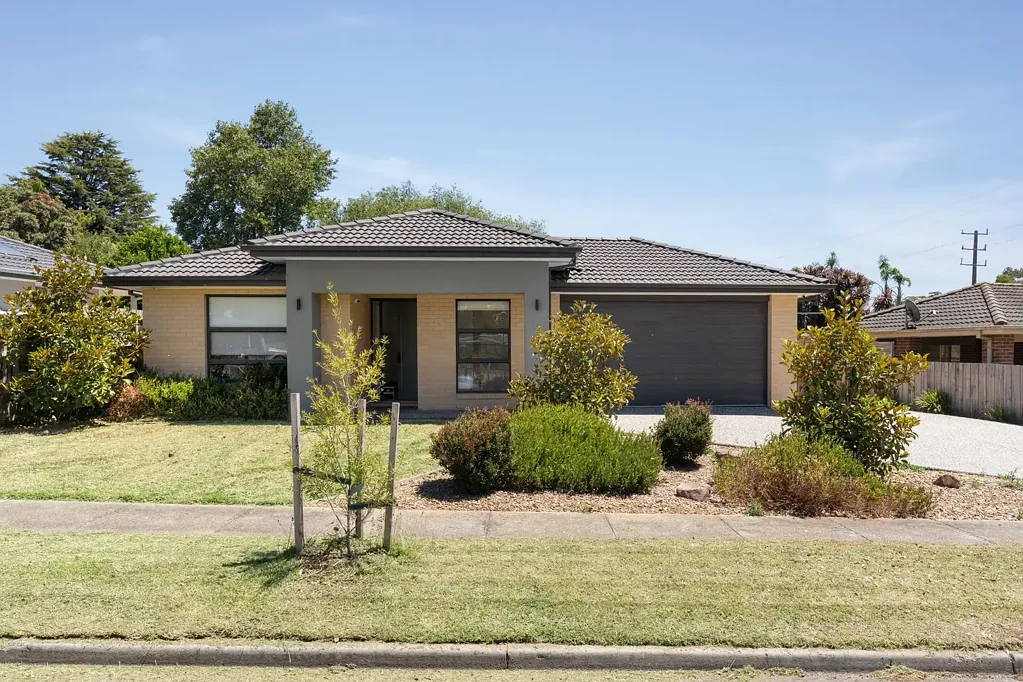 Warragul 9房  The Brief: $126,360 Approx. Gross Annual Return – Licensed Class 1B Rooming House Investment