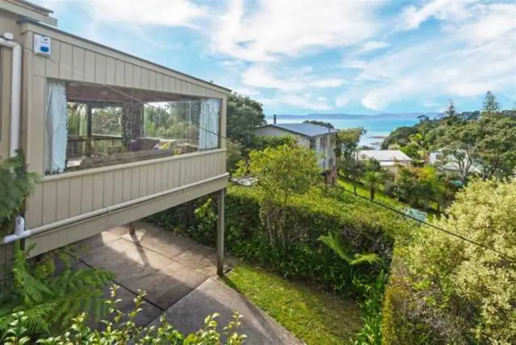 Orere Point 2 Bedroom Home and income by the sea