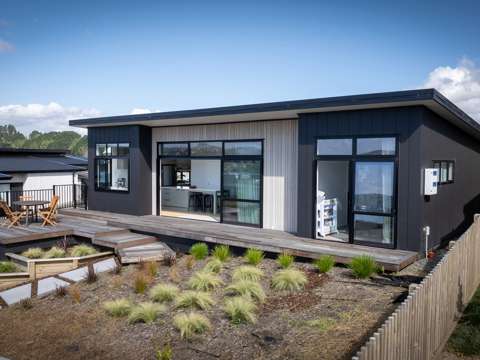 Raglan 3房  Easy living, northerly aspect with ocean views