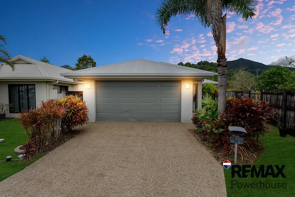 Smithfield 3 Slaapkamer Priced to Sell - Heart of Cairns' Northern Beaches - Offers over $699,000